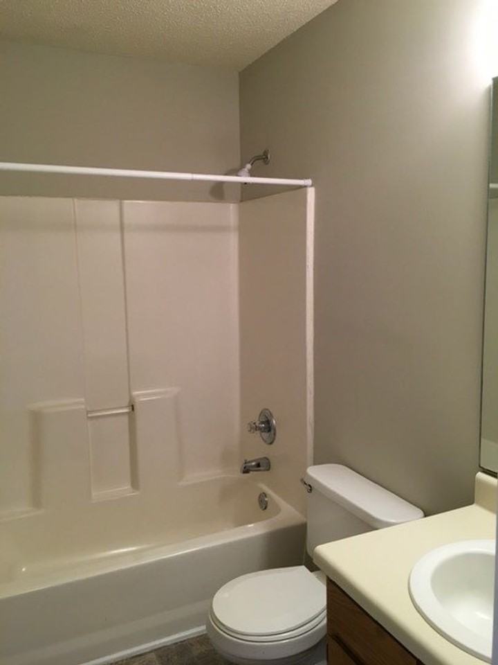 Hampton Meadows Apartments - Photo 6 of 17