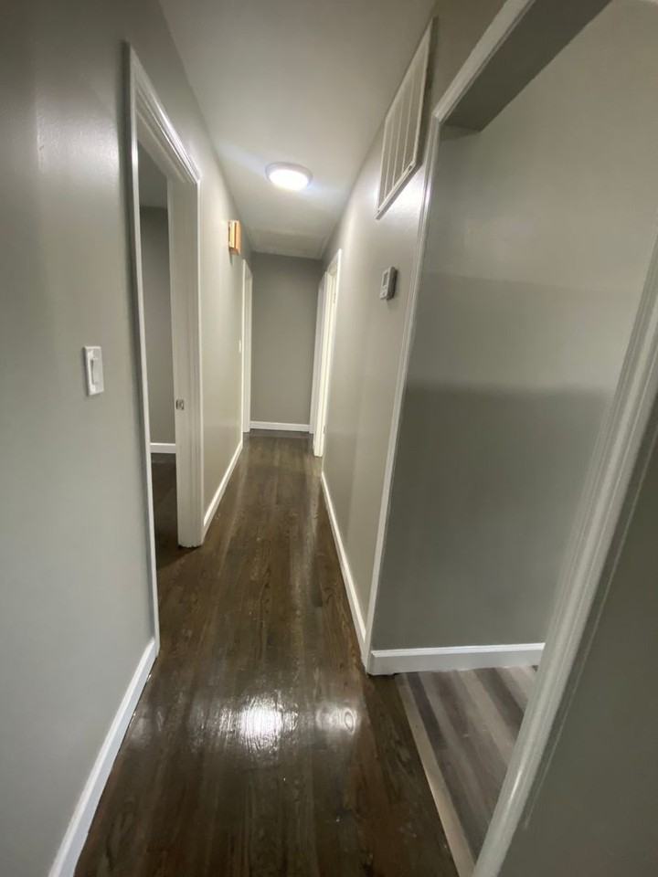 4527 Whitcomb St - Photo 4 of 9