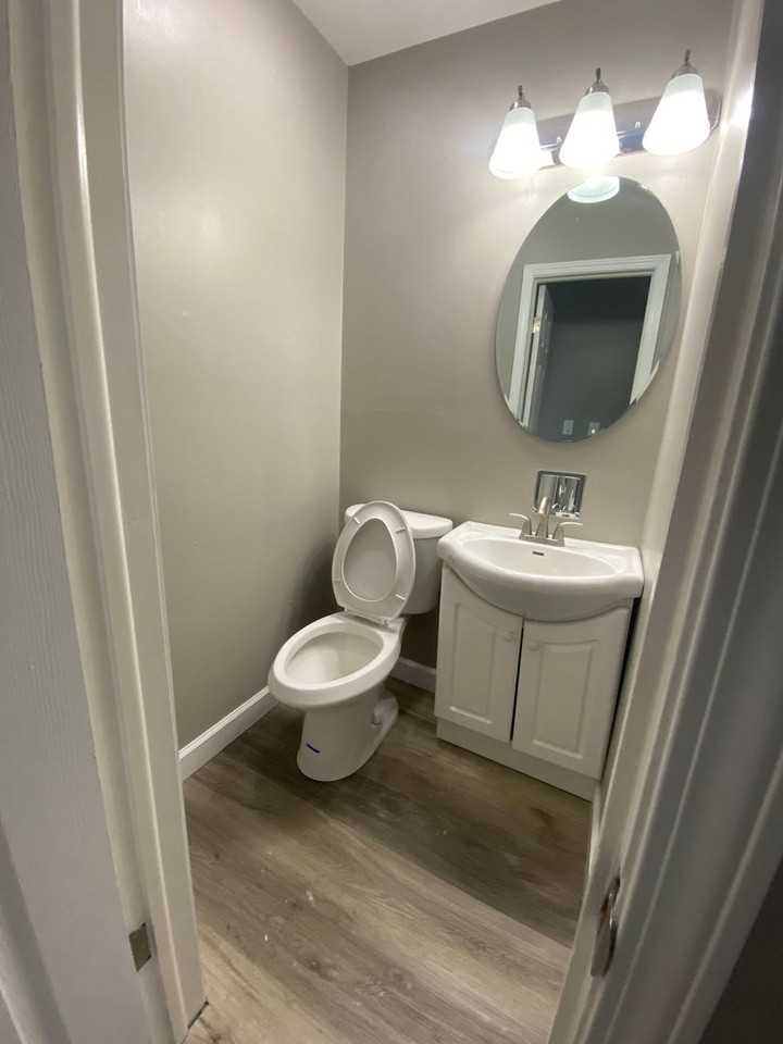 4527 Whitcomb St - Photo 5 of 9