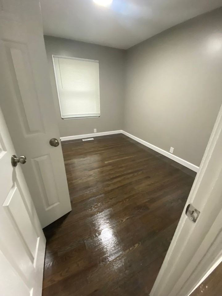 4527 Whitcomb St - Photo 6 of 9