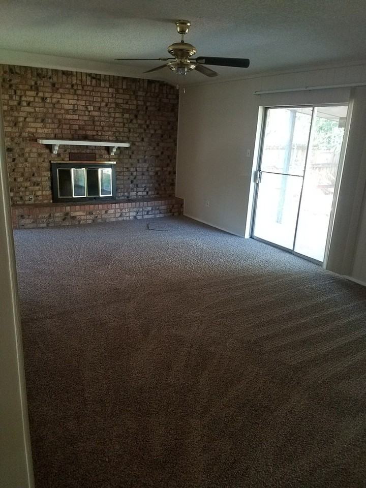 2002 Meadowbrook Dr - Photo 2 of 9