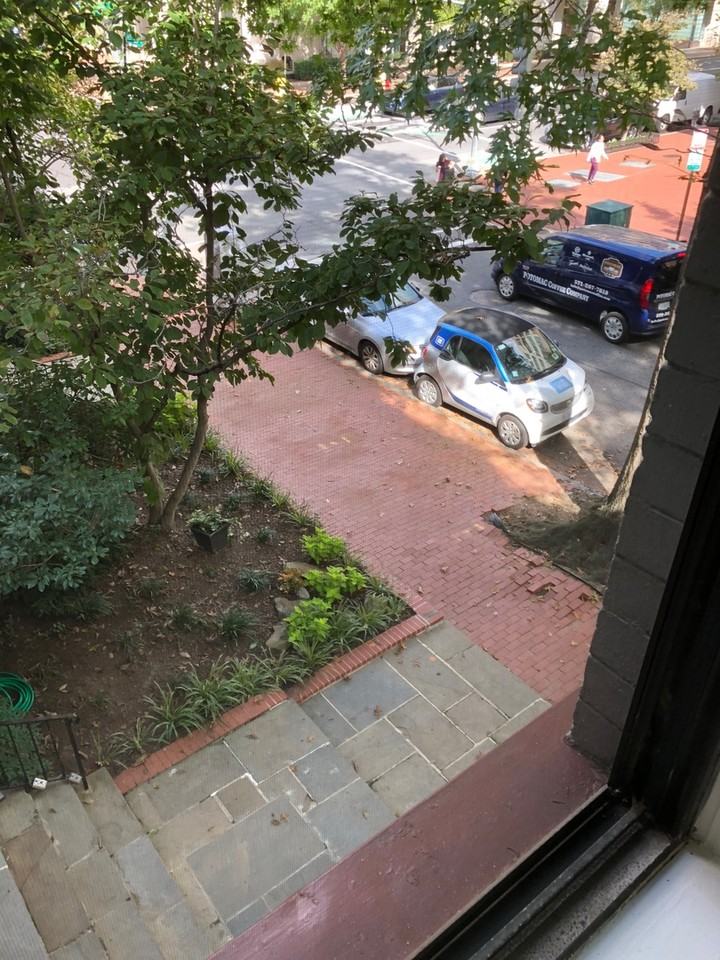 1152 25th St Nw - Photo 4 of 28