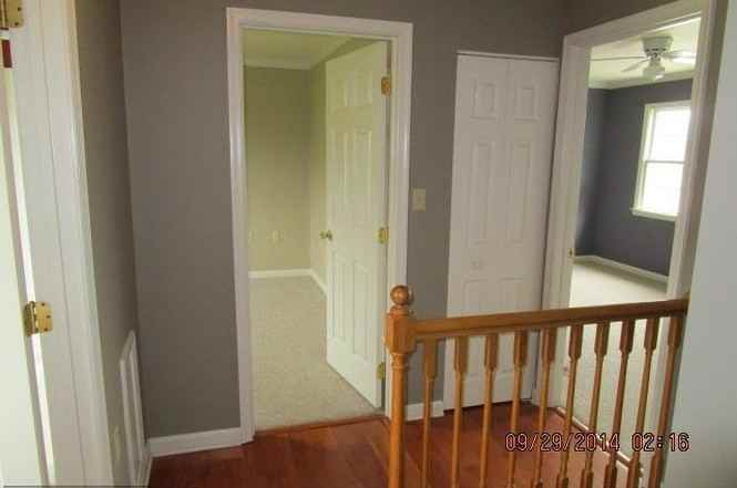 110 Gabriel Ct - Photo 3 of 9