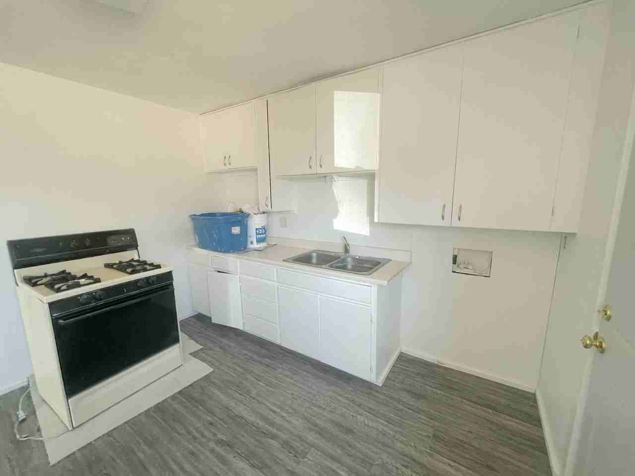 102 9th St #2 - Photo 4 of 8