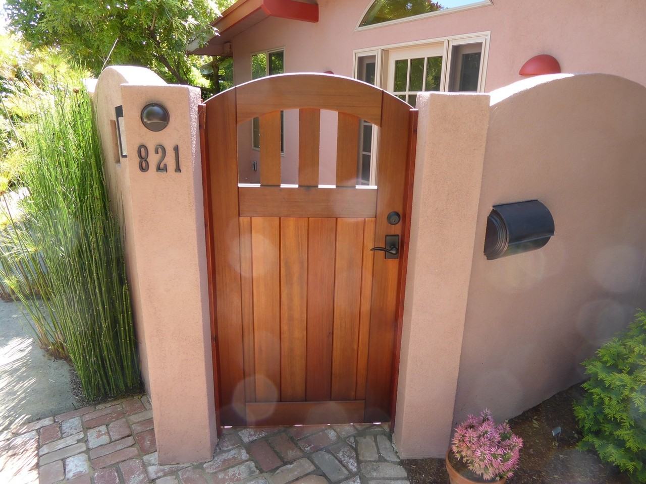 821 Hacienda Way - Photo 2 of 16