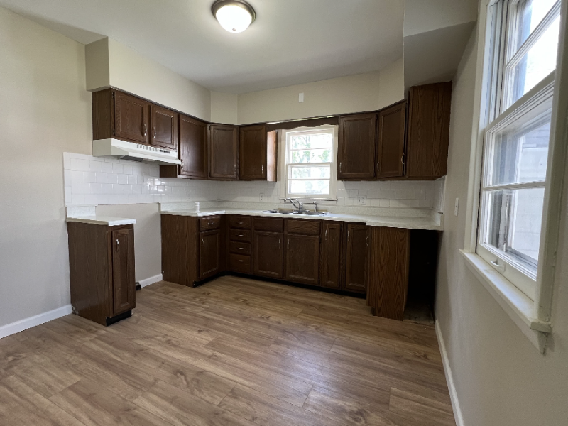 305 Buhrow St - Photo 2 of 11