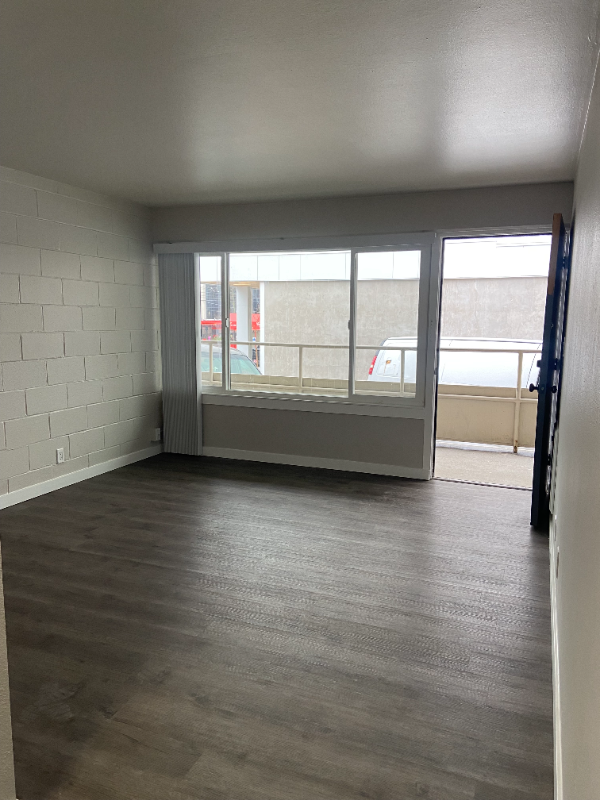 219 Queen Anne Ave N #206 - Photo 4 of 12