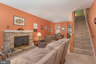 340 E Locust St - Photo 1 of 1