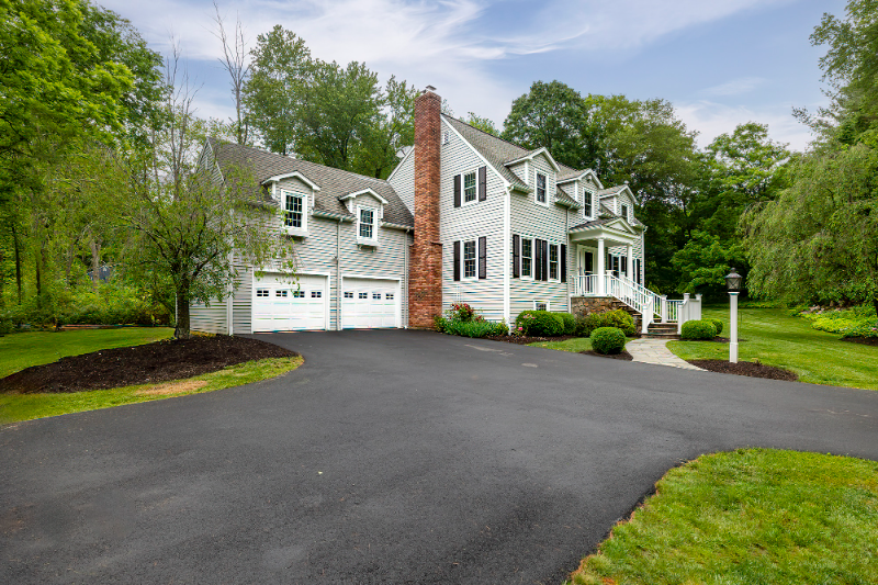 49 Lamppost Dr - Photo 2 of 20