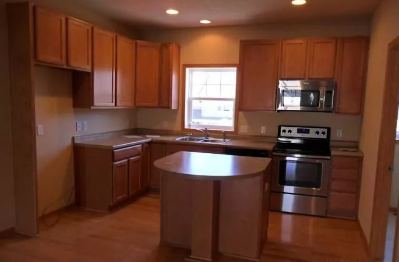 5055 Fountain Ln N - Photo 3 of 10