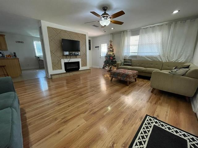 2308 Margaret Ln - Photo 2 of 20