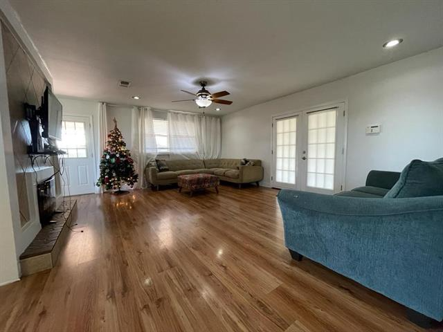 2308 Margaret Ln - Photo 3 of 20