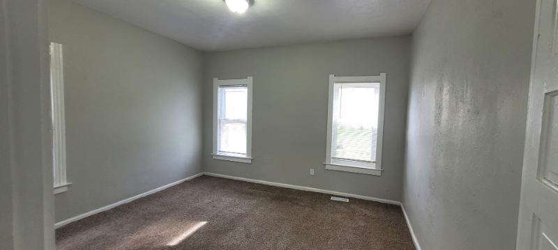 1142 Prospect Ave - Photo 3 of 13