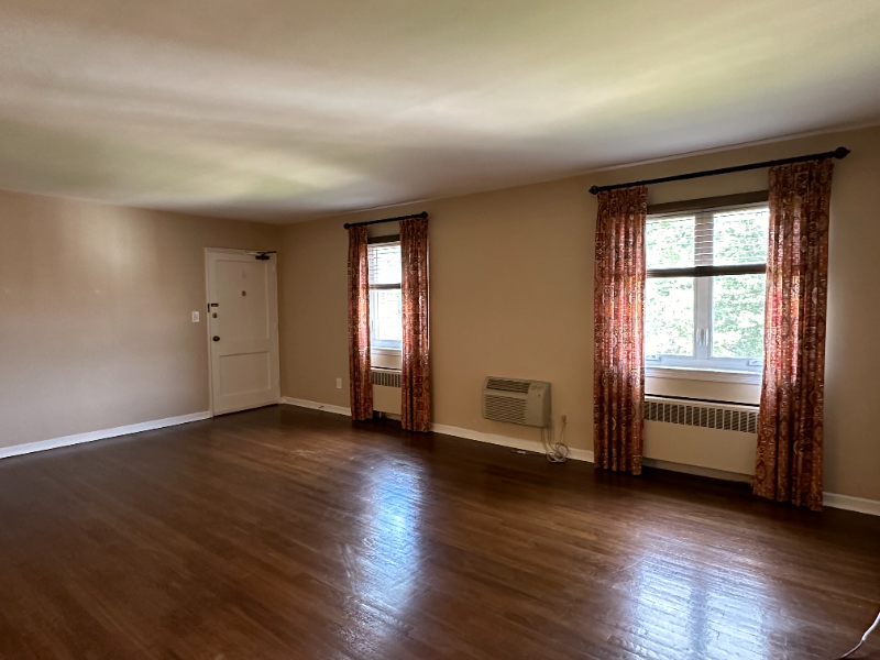 12 Troy Dr #B - Photo 3 of 8
