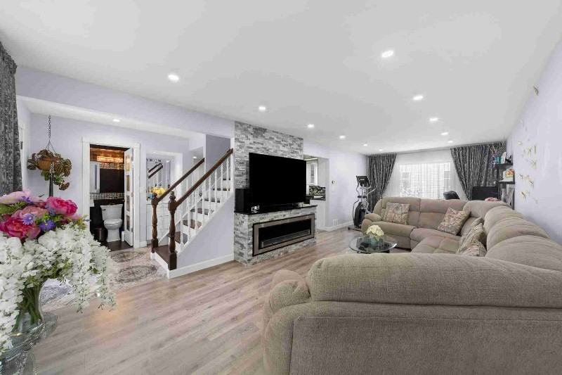 264 N Southport Rd - Photo 3 of 15