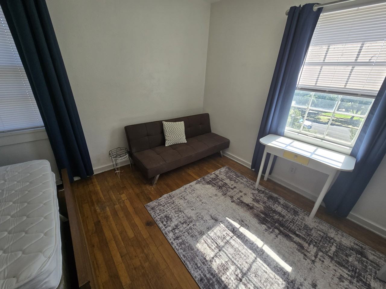 504 S 5th St #3 - Photo 3 of 12