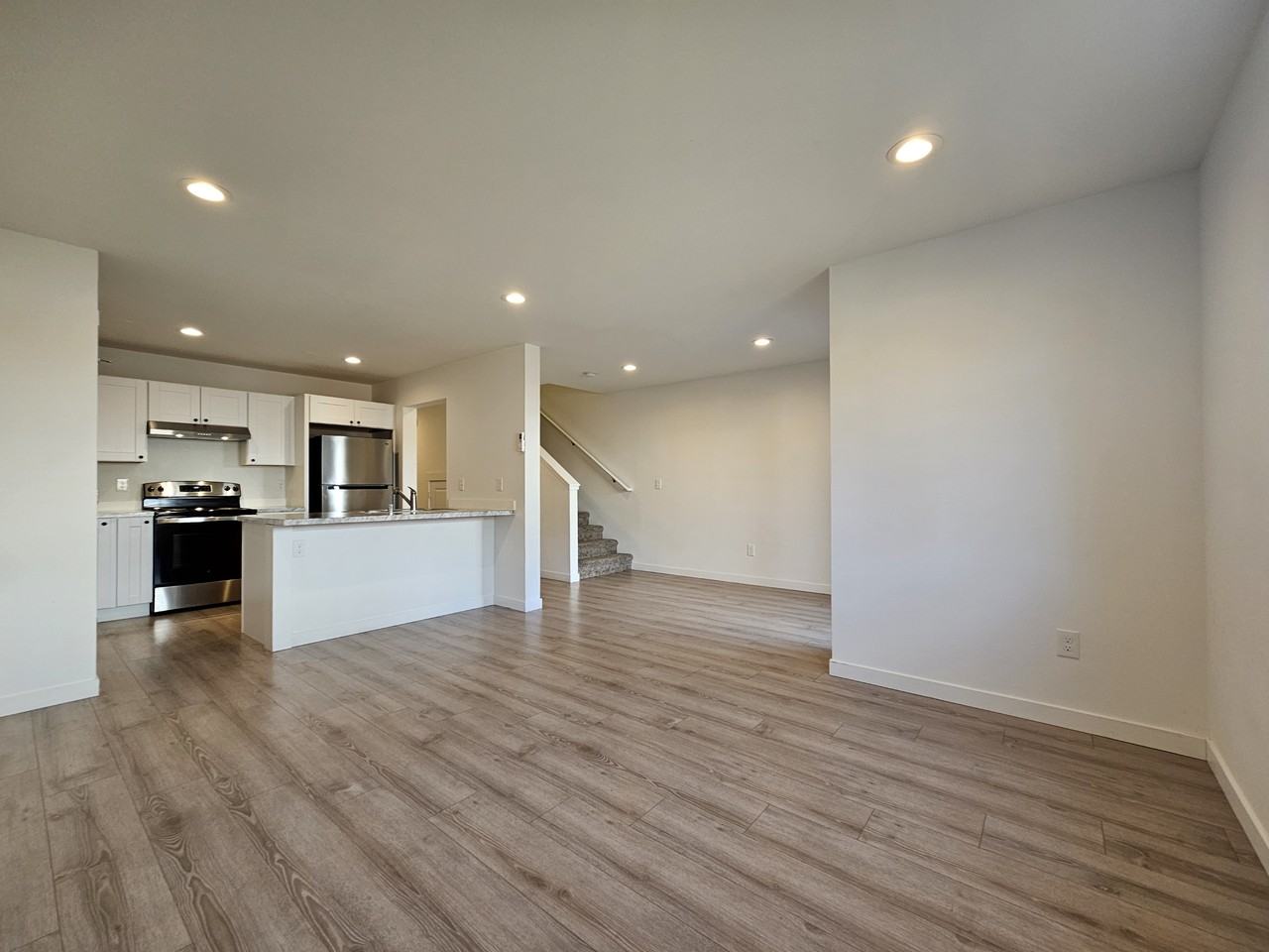 812 Sw Mayer Ave #812 - Photo 4 of 17