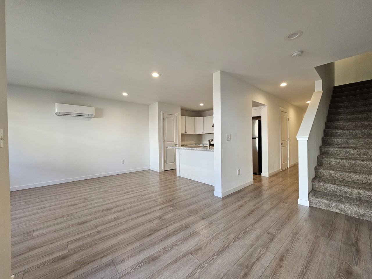 812 Sw Mayer Ave #812 - Photo 6 of 17