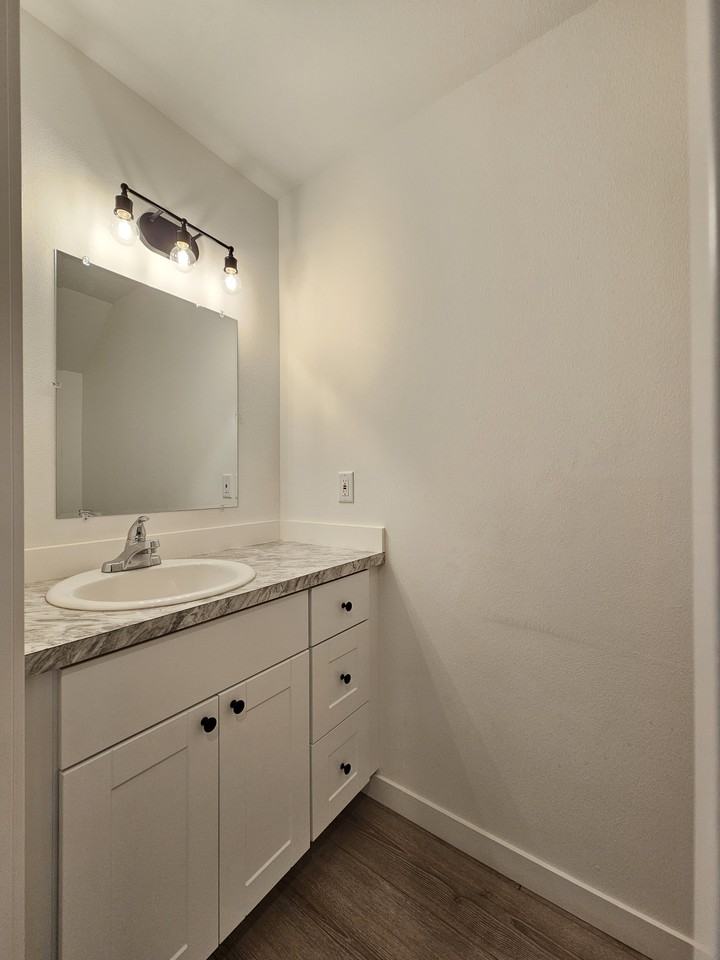 812 Sw Mayer Ave #812 - Photo 7 of 17