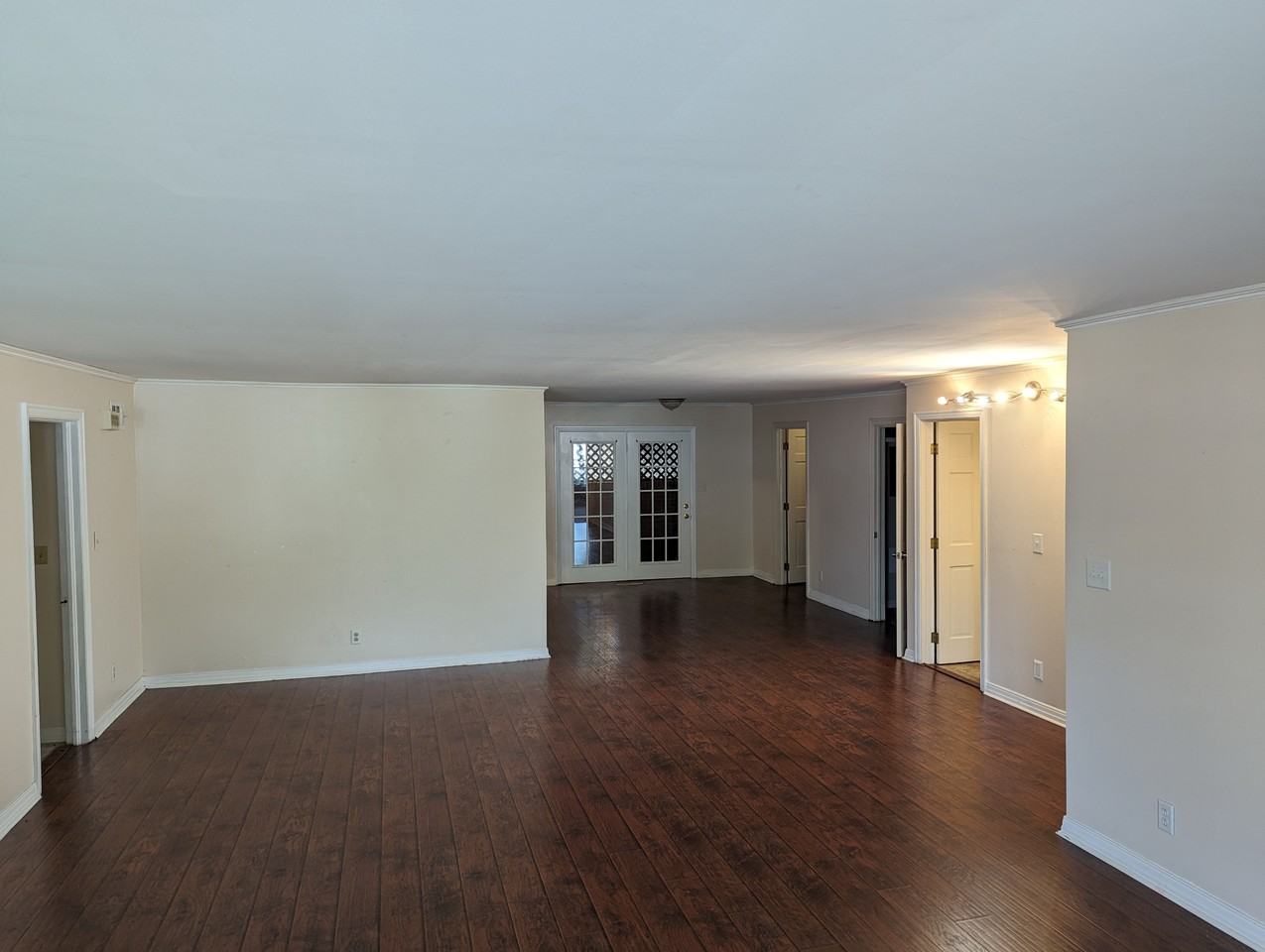 600 Shearwood Forest Dr #600 - Photo 3 of 15