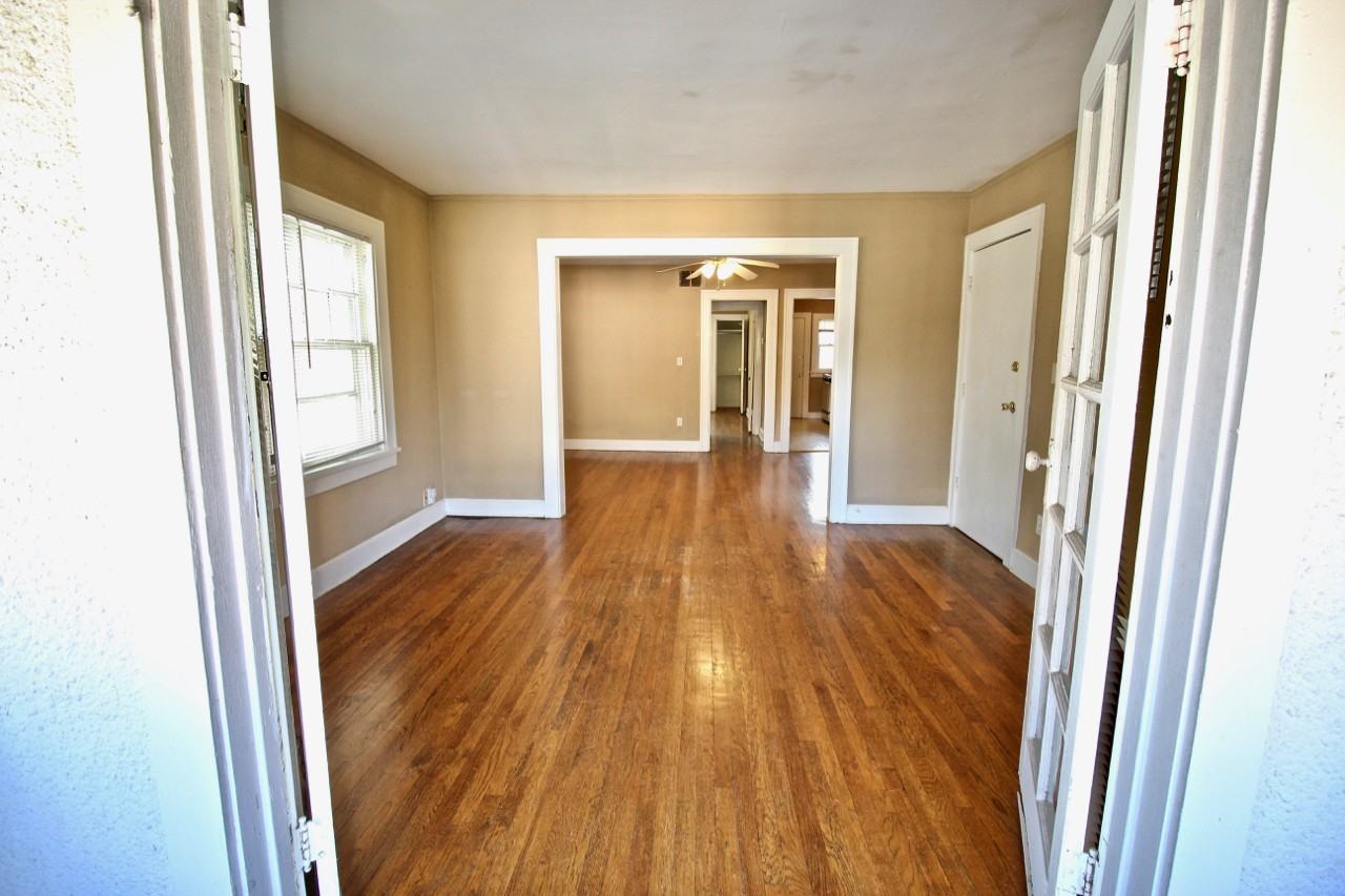 5125 Wyandotte St - Photo 4 of 36