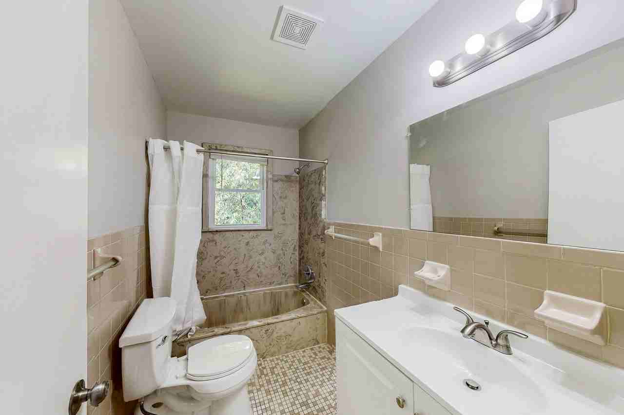 Waterford Rd Nw - Photo 4 of 10