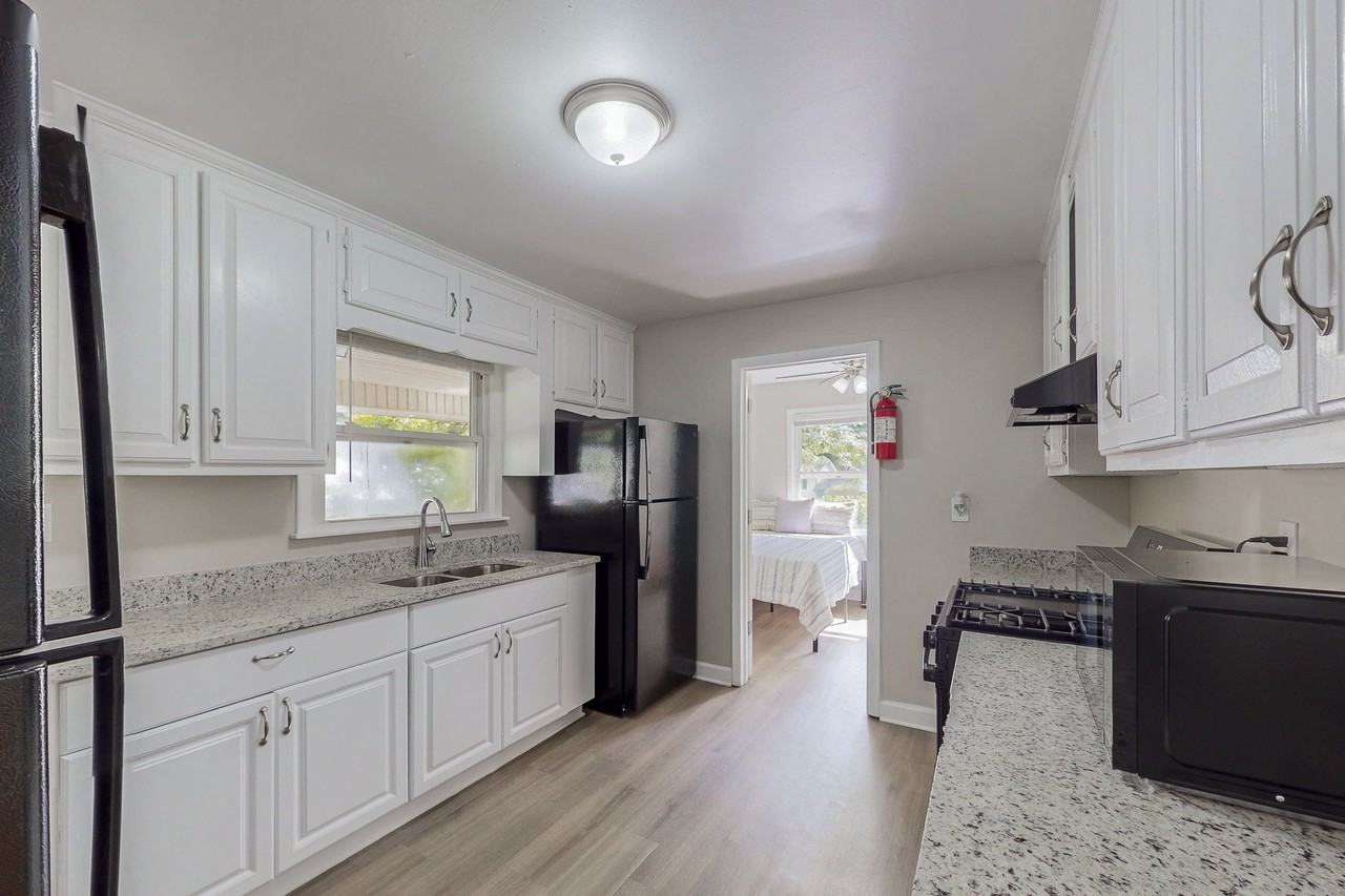 Waterford Rd Nw - Photo 5 of 10