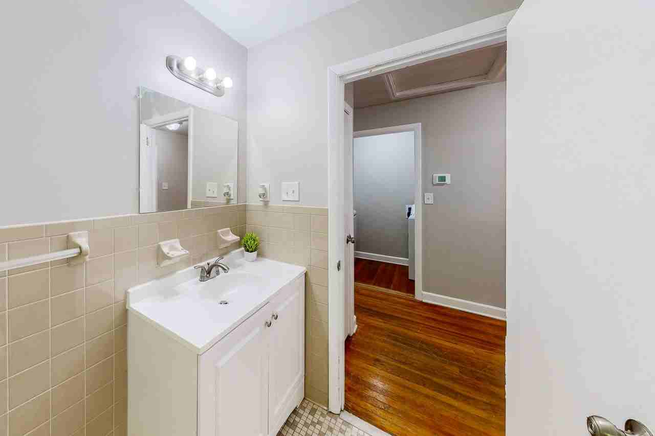 Waterford Rd Nw - Photo 6 of 10