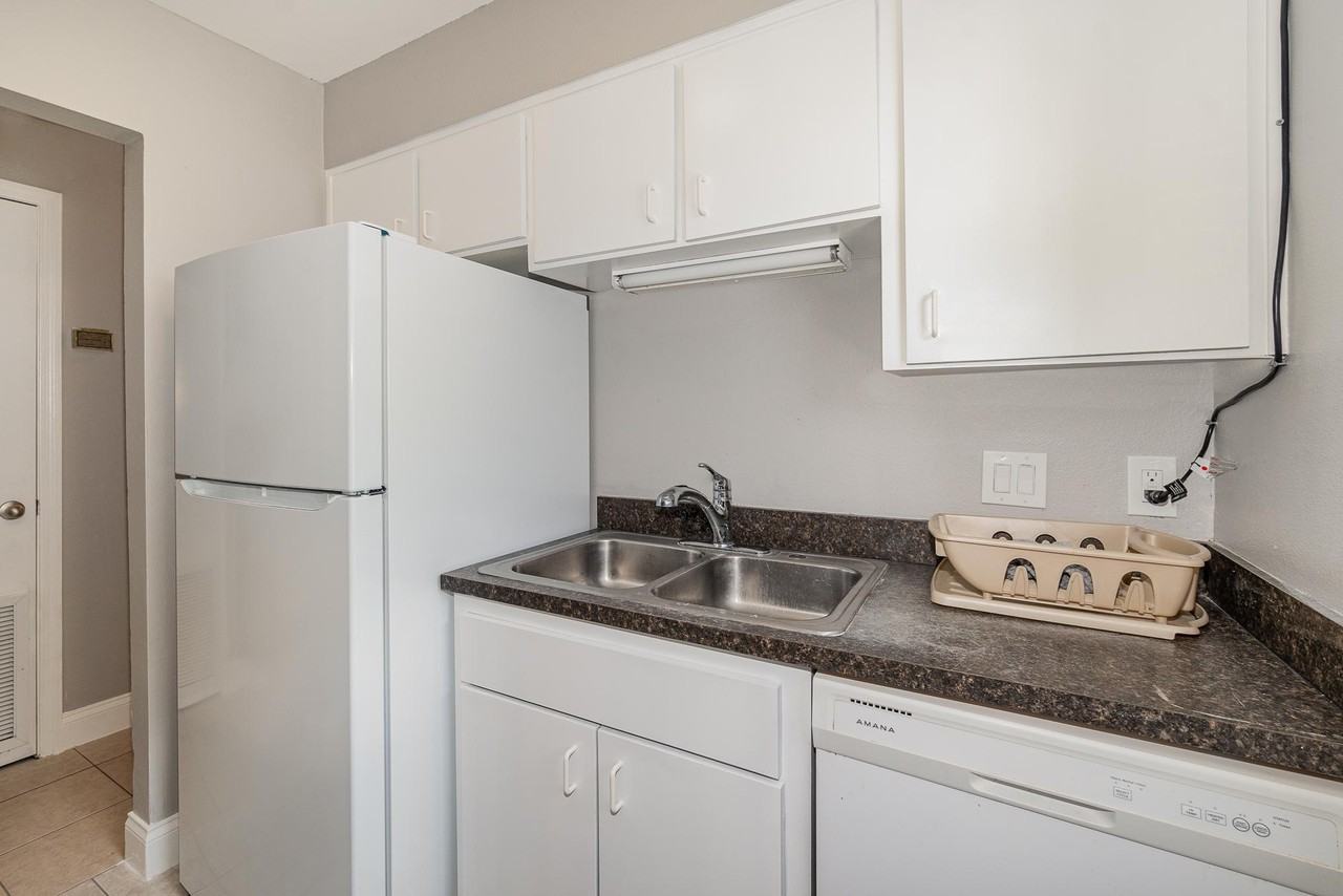 W Herriott Ave - Photo 2 of 13