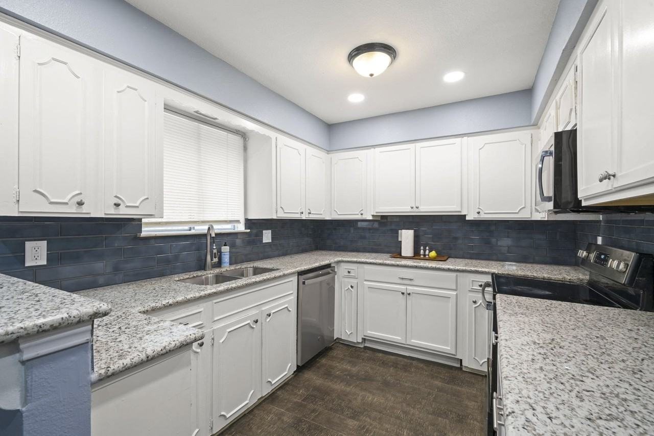 Melanie Street - Photo 5 of 21