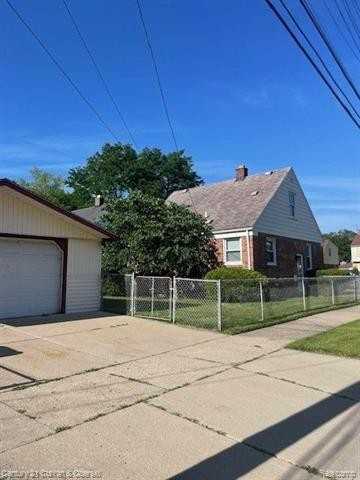 3258 Woodside St - Photo 3 of 12