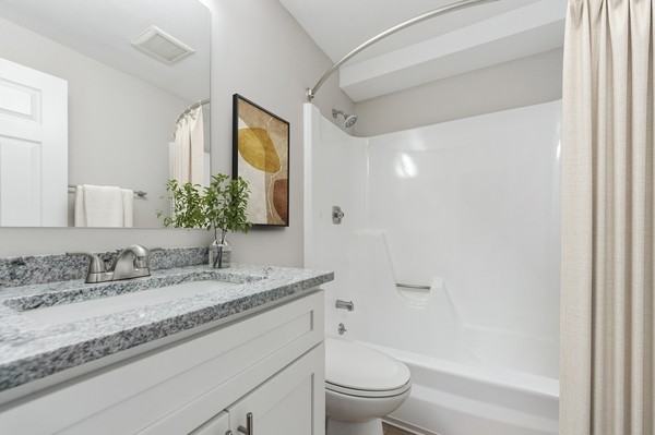 Eagle Rock Apartments at Hudson - Photo 5 of 17