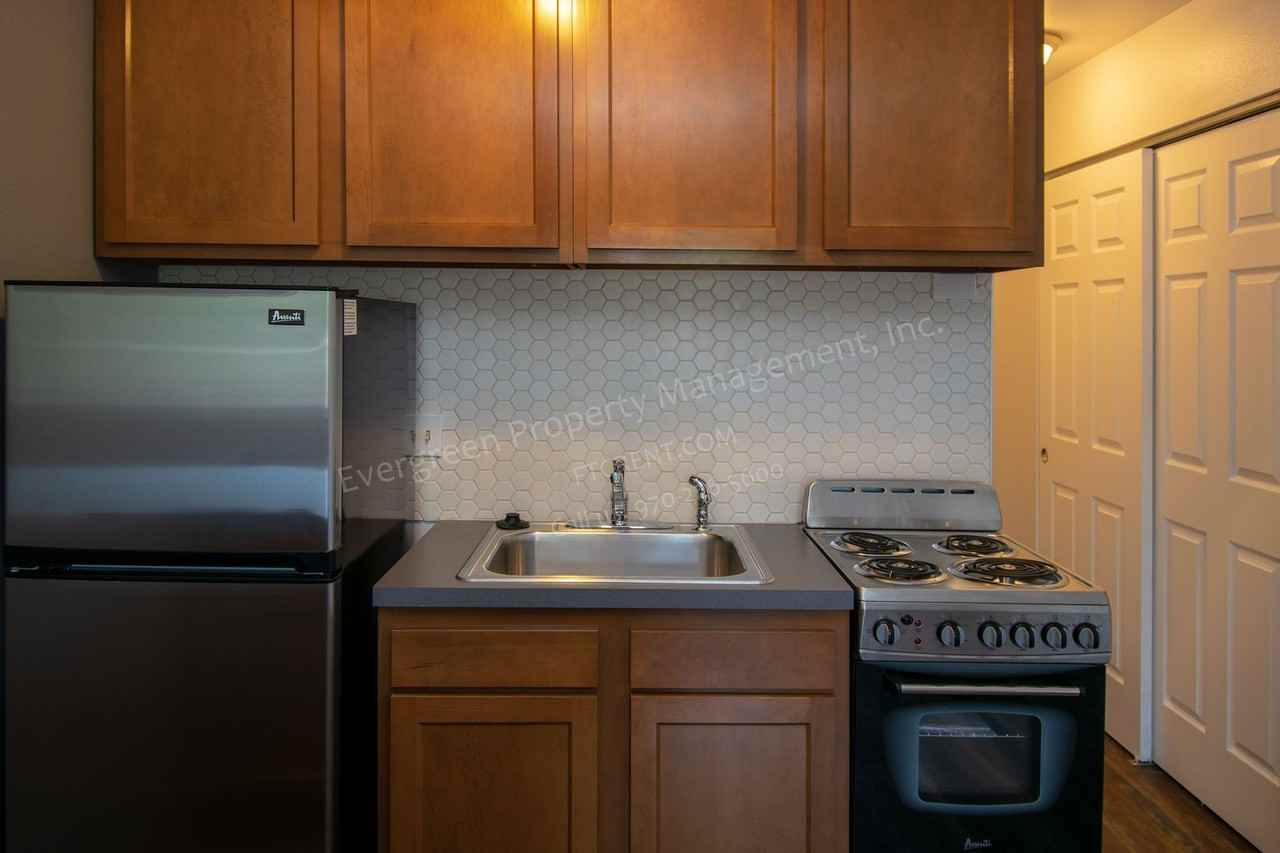 2008 W Plum St - Photo 4 of 17