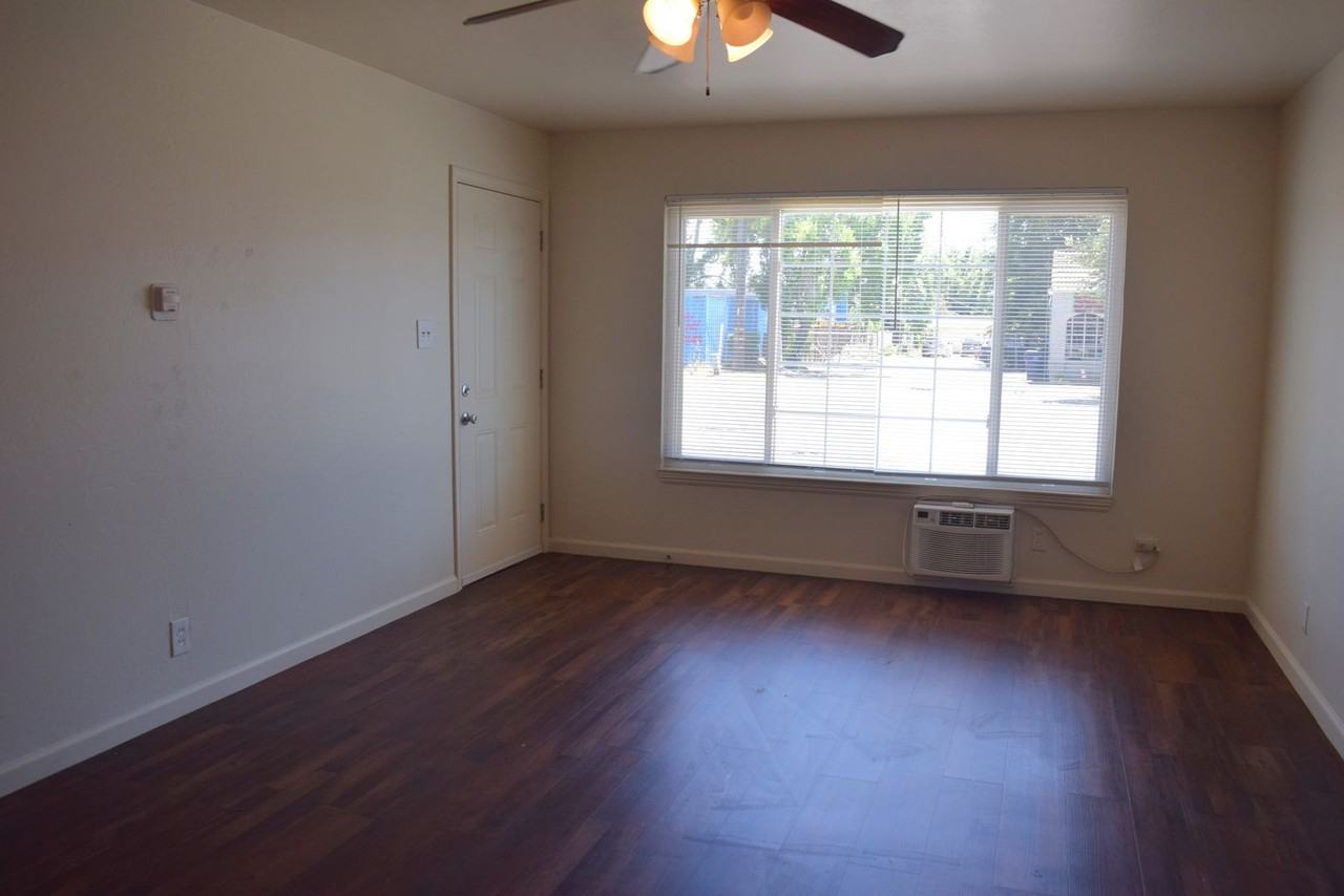 6903 Fruitridge Rd - Photo 3 of 12