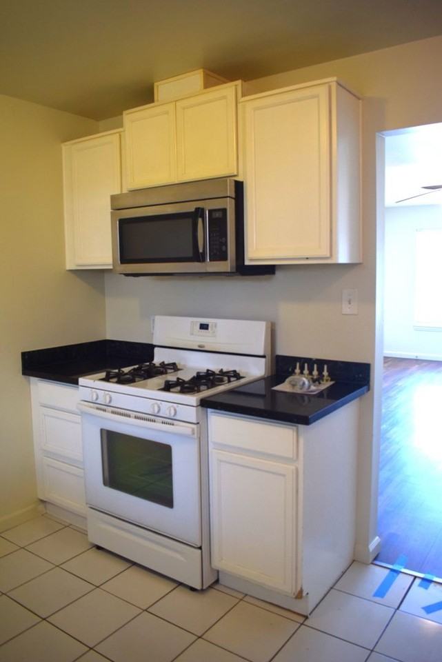 6903 Fruitridge Rd - Photo 4 of 12