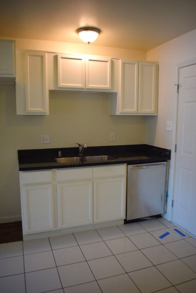 6903 Fruitridge Rd - Photo 5 of 12