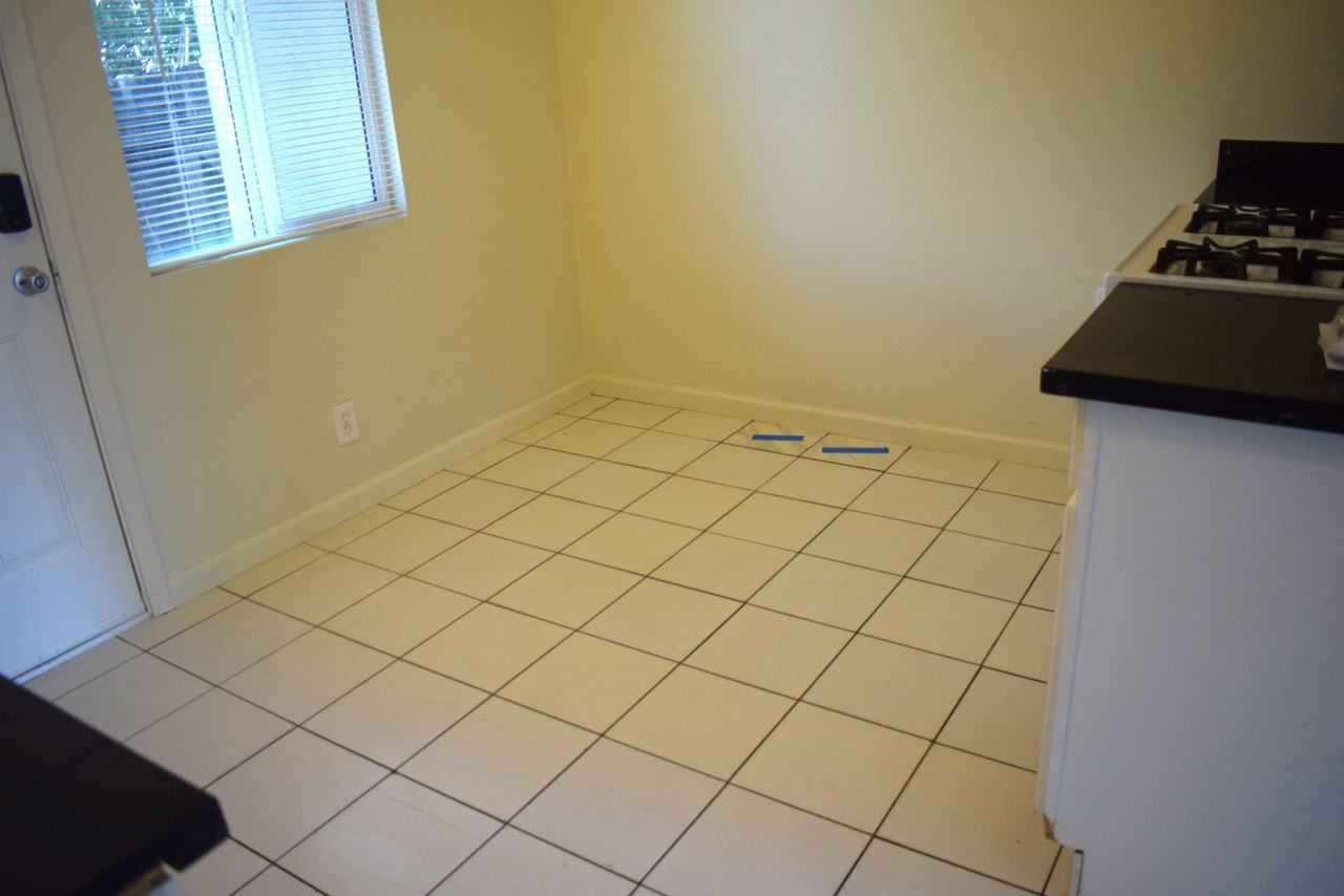 6903 Fruitridge Rd - Photo 7 of 12