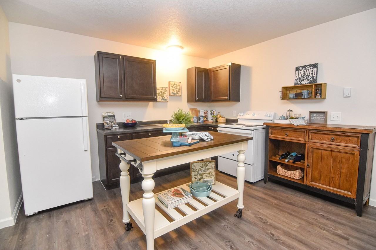 3 bedroom single story townhome for rent. - Photo 6 of 40