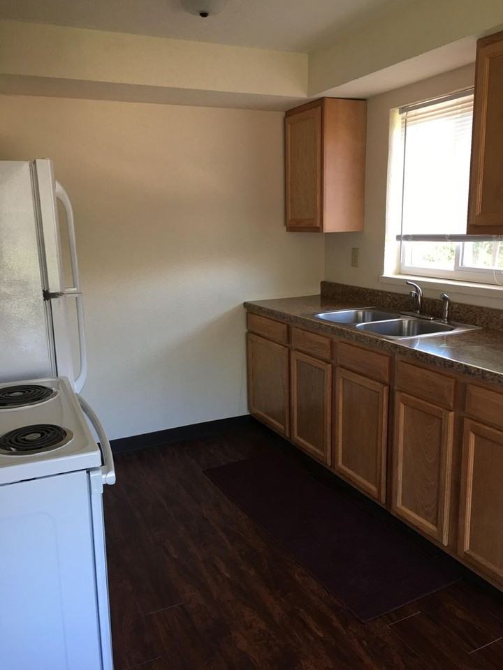 614 Hampshire Rd #4 - Photo 2 of 5