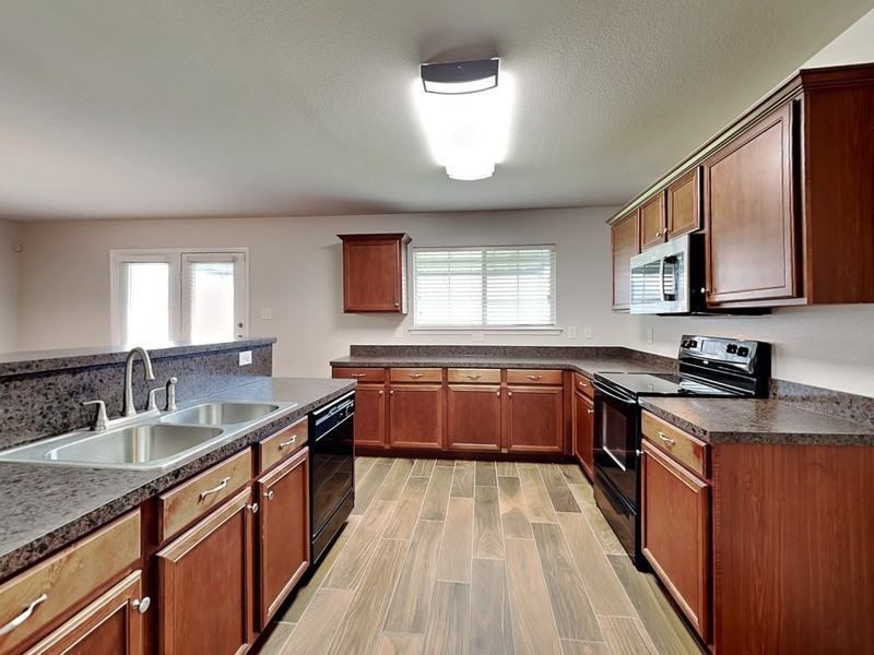 219 Stable Dr - Photo 5 of 18