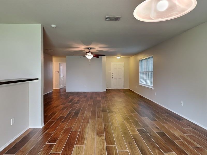 219 Stable Dr - Photo 7 of 18