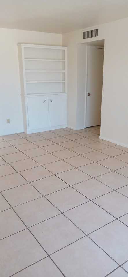 N 12th Pl & E Bethany Home Rd - Photo 3 of 14