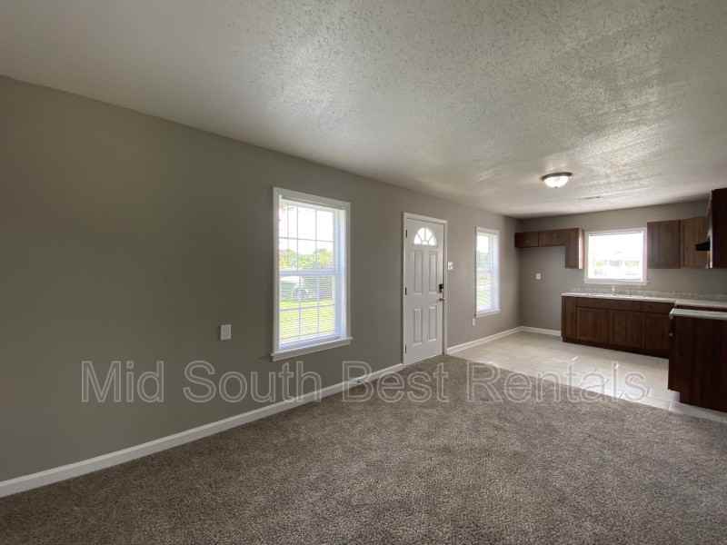 2539 Frisco Ave - Photo 2 of 8
