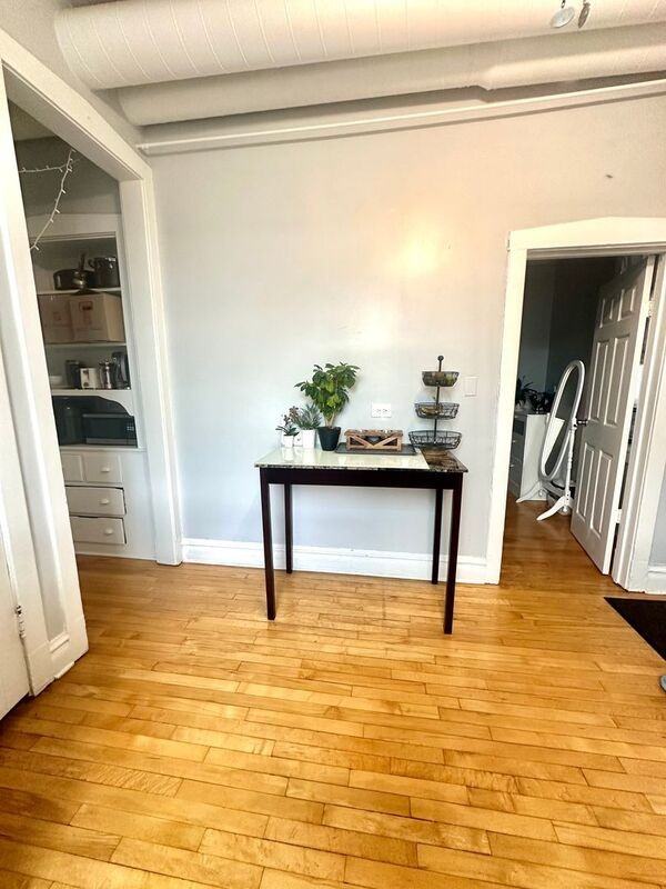 2303 S Oakley Ave #3R - Photo 6 of 17