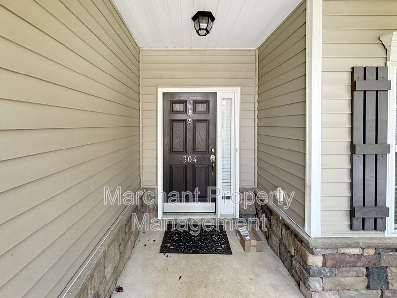 304 Horsepen Way - Photo 3 of 32