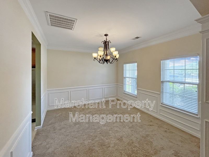 304 Horsepen Way - Photo 5 of 32