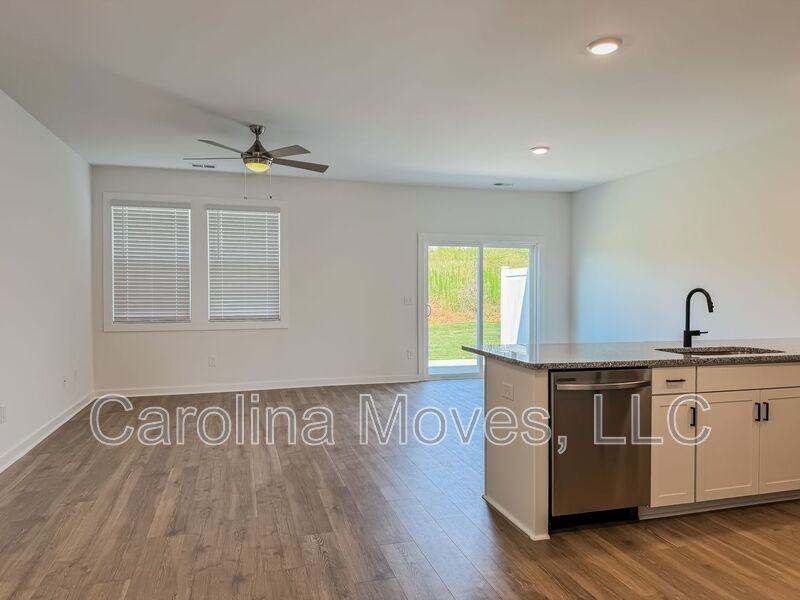 1431 Darrowby Way - Photo 5 of 17
