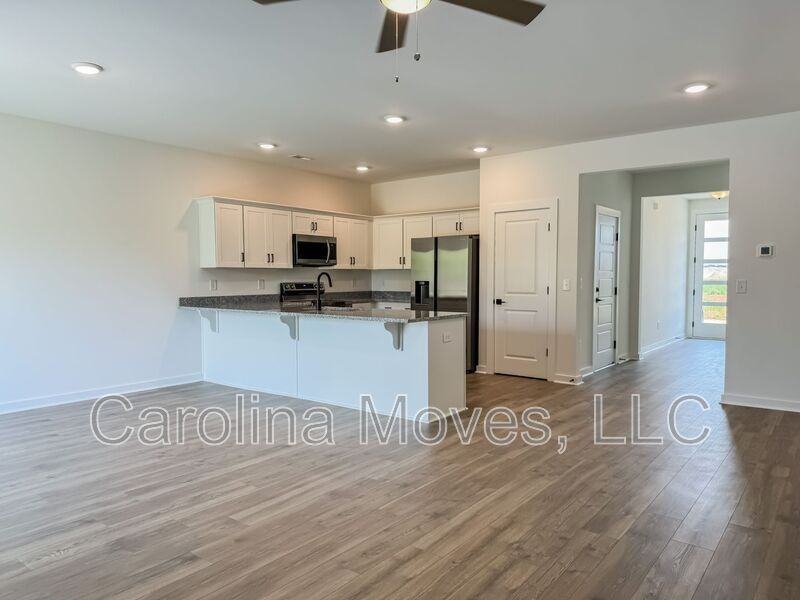 1431 Darrowby Way - Photo 6 of 17