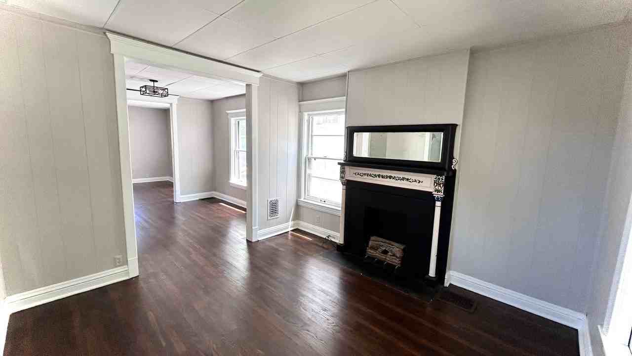 1017 Agnes Ave - Photo 3 of 20