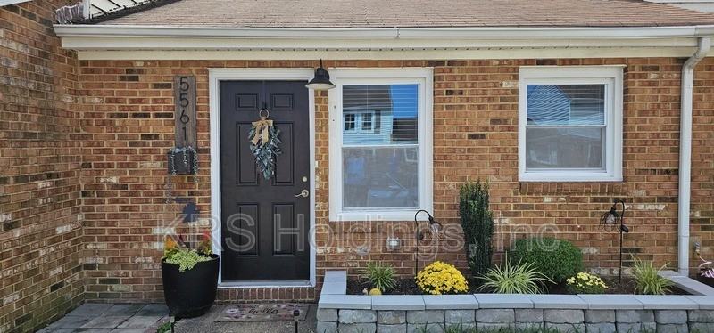 5561 Lynbrook Lndg - Photo 2 of 15